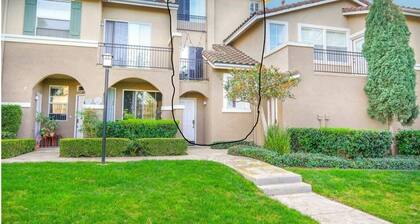 Stylish & Affordable Condo in Irvine - WFH & Relax