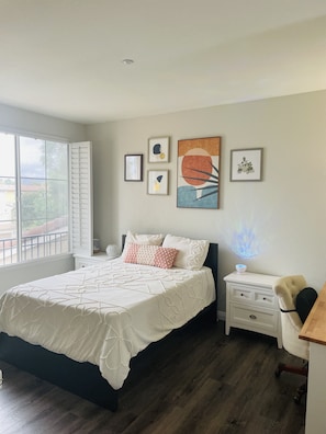 1 bedroom, desk, iron/ironing board, WiFi