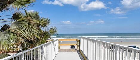 Accommodatie ligt op het strand, strandlakens