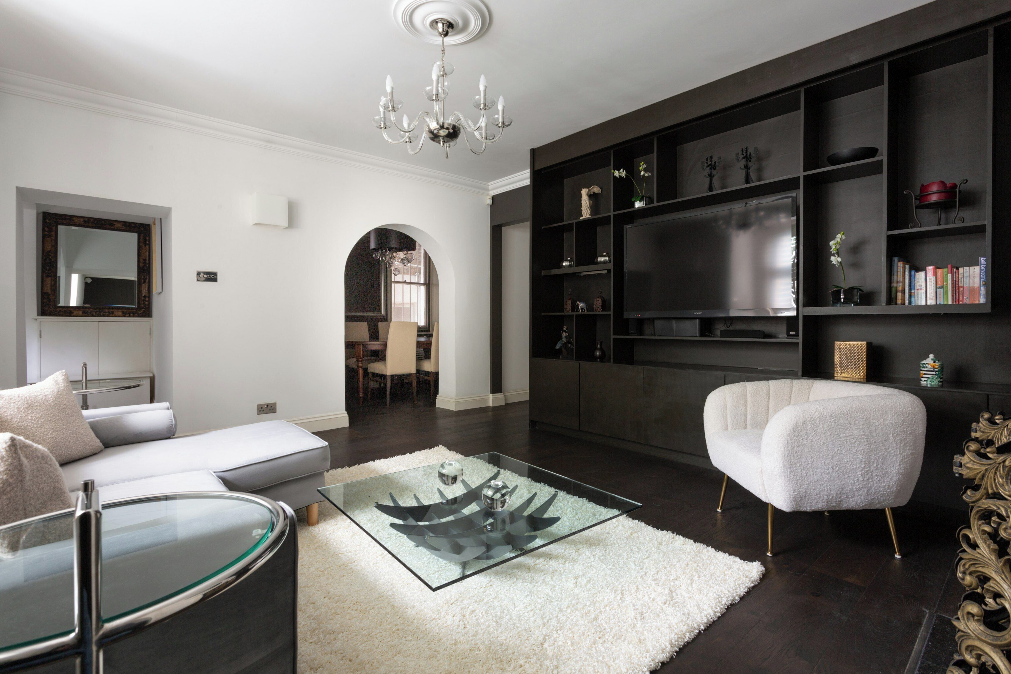 Lejlighed (2 Bedrooms) | Opholdsområde | Tv, pejs