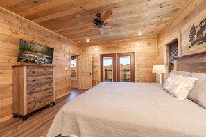5 bedrooms, iron/ironing board, free WiFi, bed sheets