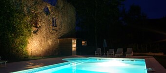 L’Impasse du Temple - Superb Holiday House, 5+ beds, beautiful gardens, pool