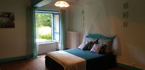 5 bedrooms, iron/ironing board, travel crib, free WiFi - LE MOULIN D'AIROU (Villedieu-les-Poêles-Rouffigny)