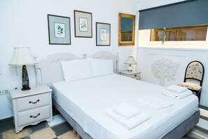 1 bedroom, iron/ironing board, free WiFi - Chic Charming Central Athens Apt. (Athens)