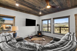 Unclassified image, 5 of 30, button - Overlook Casita | Private Hot tub | Zion NP (Orderville)