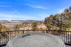 Unclassified image, 2 of 30, button - Overlook Casita | Private Hot tub | Zion NP (Orderville)