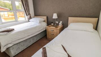 2 bedrooms, individually decorated, individually furnished, free WiFi