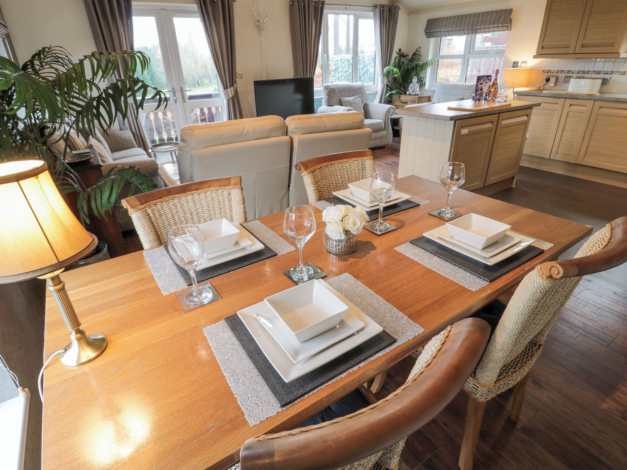 Cottage | Dining