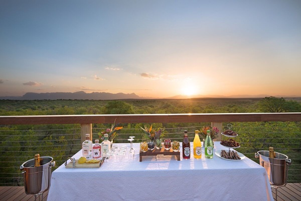 Sundownser drinks set up at the 6m high Sundowner Deck