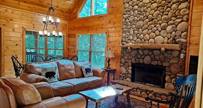 Best of both worlds! Feel secluded a mile from downtown in a luxury cabin.
