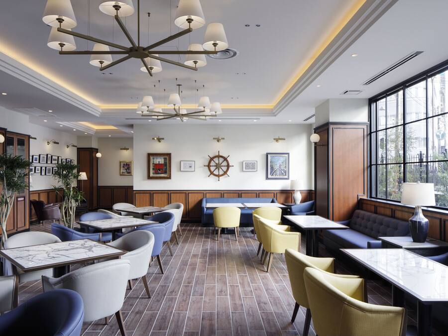 Lobby lounge
