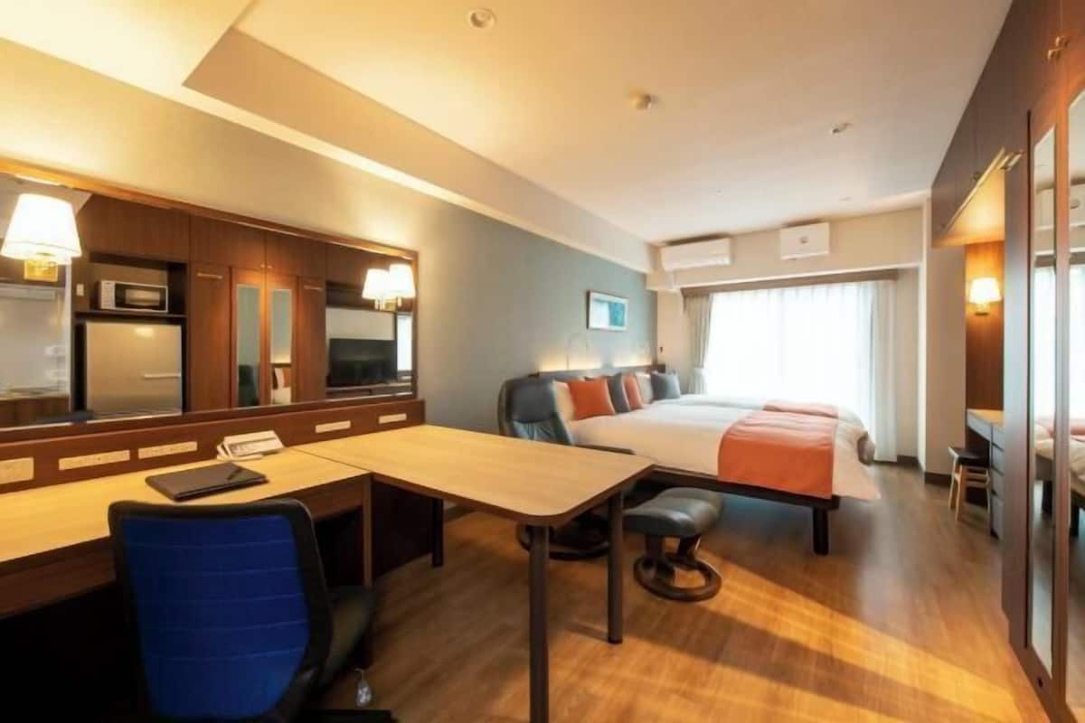 In-room safe, desk, blackout curtains, soundproofing