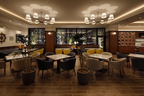 Lobby lounge - Hotel New Port Yokosuka (Yokosuka)