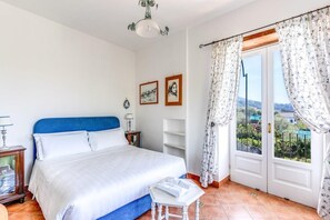 6 Schlafzimmer, Bügeleisen/Bügelbrett, Reisekinderbett, WLAN