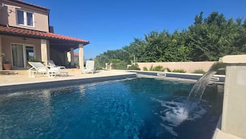 Piscine extérieure