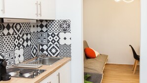 Espresso maker, coffee/tea maker, fridge, stovetop - Contemporary chic in Central Athens (Athens)
