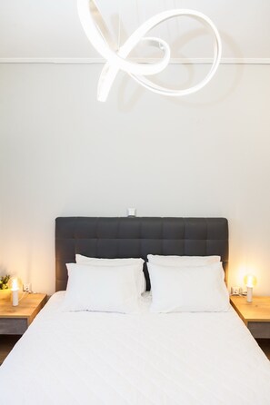 Iron/ironing board, free WiFi, bed sheets - Contemporary chic in Central Athens (Athens)