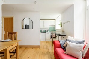 アパートメント | リビング エリア | 薄型テレビ