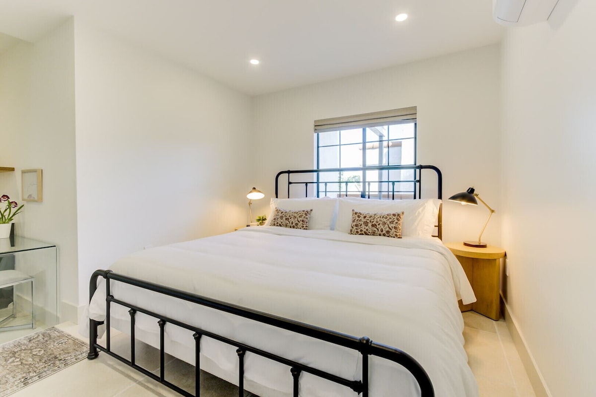 Casa Valerio Unit 6A-Boutique Suite in Downtown Santa Barbara