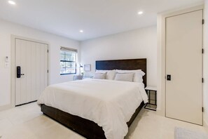 Schreibtisch, Bügeleisen/Bügelbrett, kostenloses WLAN, Bettwäsche