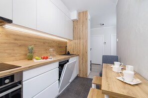 Appartamento, 2 camere da letto, balcone | Cucina privata | Microonde, lavastoviglie, macchina per tè/caffè, bollitore elettrico