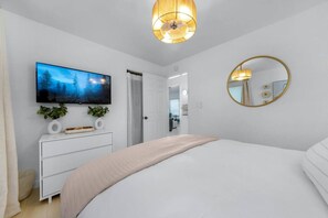 2 bedrooms, iron/ironing board, WiFi, bed sheets