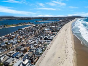 On the beach - The Key Lime Oasis, Beach Front Retreat W/ Parking (San Diego)