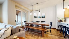 Townhome, 4 Bedrooms | Dining