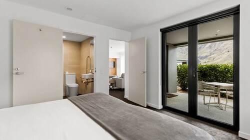 Aroha Apartment at the base of Coronet Peak