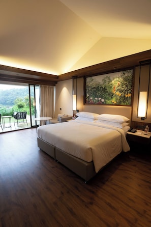 Chambre, 1 trĂšs grand lit, non-fumeur, vue jardin (Patio)