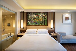 Deluxe Room, 1 King Bed, Non Smoking, Bathtub