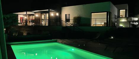 Udendørs pool, opvarmet pool