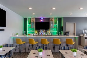 Lobby lounge - Microtel Inn & Suites Montreal Airport - Dorval QC (Dorval)