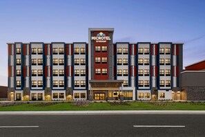 Exterior - Microtel Inn & Suites Montreal Airport - Dorval QC (Dorval)