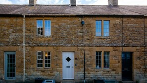 Exterior - Honeysuckle Cottage - sleeps 4 guests  in 2 bedrooms (Blockley)