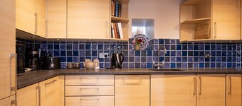 Honeysuckle Cottage - sleeps 4 guests  in 2 bedrooms