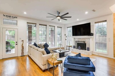 Pool + Game & Cinema Rooms 5BR Near DFW