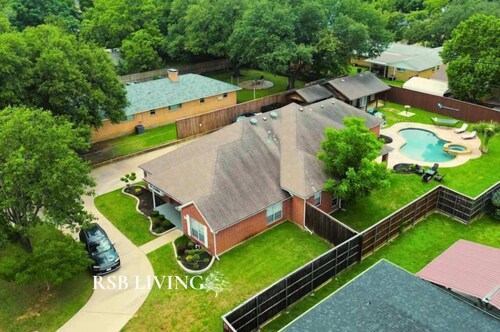 Pool + Game & Cinema Rooms 5BR Near DFW