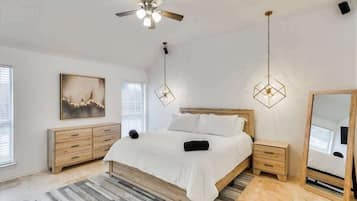 5 bedrooms, desk, iron/ironing board, travel cot