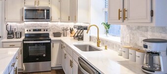 Spacious 6BR/3.5BA / Pool, Hot Tub & Game Room