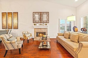 TV, fireplace, Hulu, streaming services - NEW! LQ Luxury Retreat - Saltwater Pool, Game Room, BBQ, Family Fun! LIc #66008 (La Quinta)