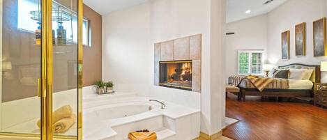 4 slaapkamers, een strijkplank/strijkijzer, wifi, beddengoed