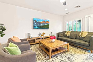 TV, fireplace, Hulu, streaming services - NEW! LQ Luxury Retreat - Saltwater Pool, Game Room, BBQ, Family Fun! LIc #66008 (La Quinta)