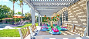 Zen Oasis! 6BR - Custom Pool, Volleyball, BBQ