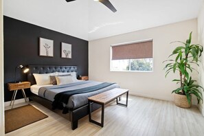 6 bedrooms, iron/ironing board, WiFi, bed sheets