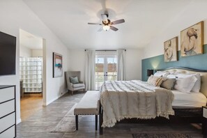 4 bedrooms, iron/ironing board, WiFi, bed sheets