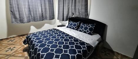 3 Schlafzimmer, Bügeleisen/Bügelbrett, WLAN, Bettwäsche