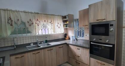 Beautiful 3 bedroom house - Depot House Villa