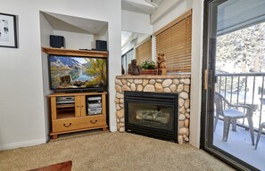 Condo, 2 Bedrooms | Living room