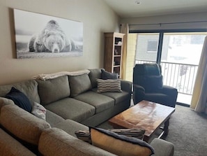 Living area - St. Anton Wooded View 2-bedroom Condos w/ Ski Lockers (Mammoth Lakes)